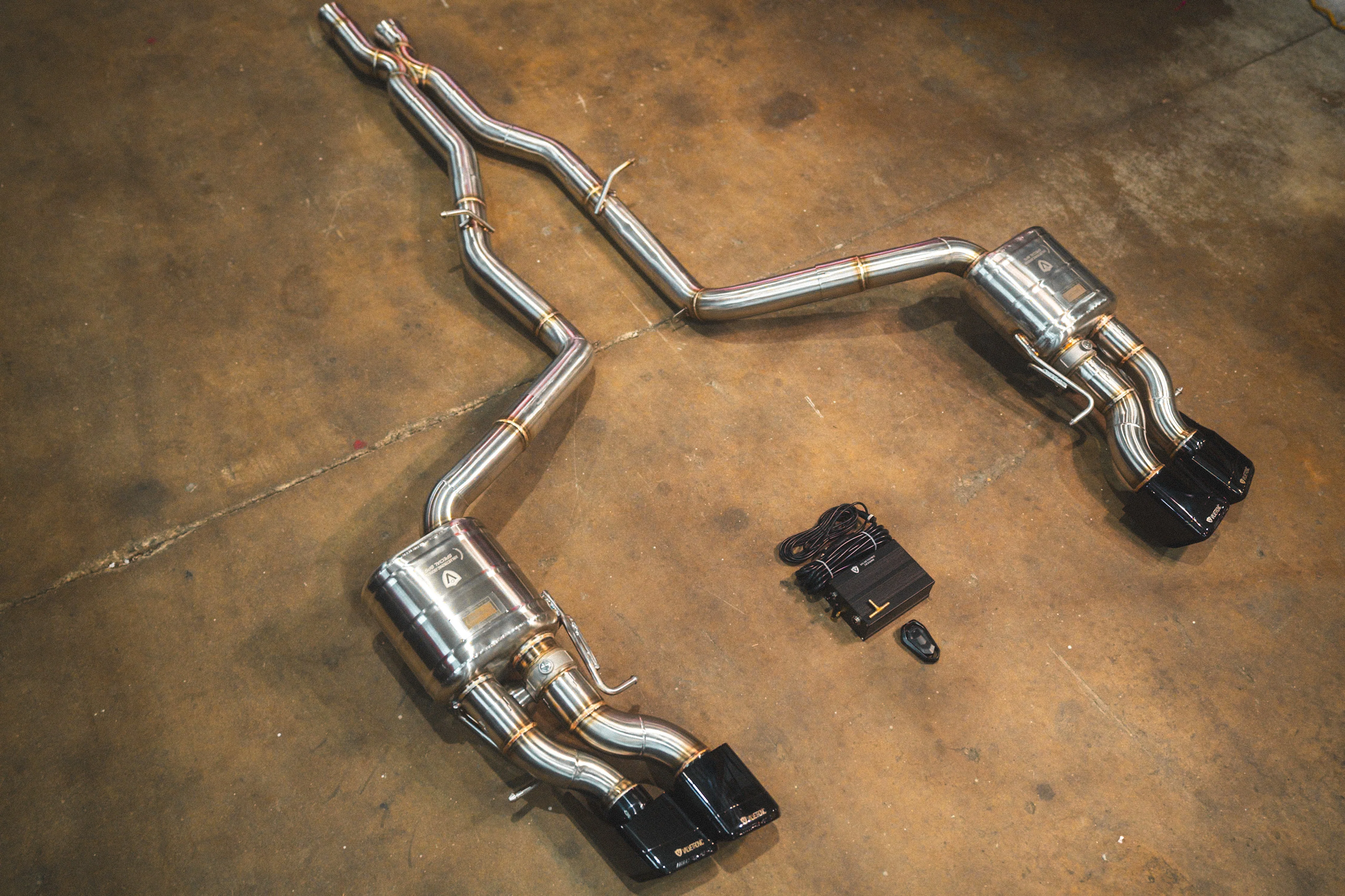 Mercedes W218 CLS63 AMG Valved Sport Exhaust System - Image 2
