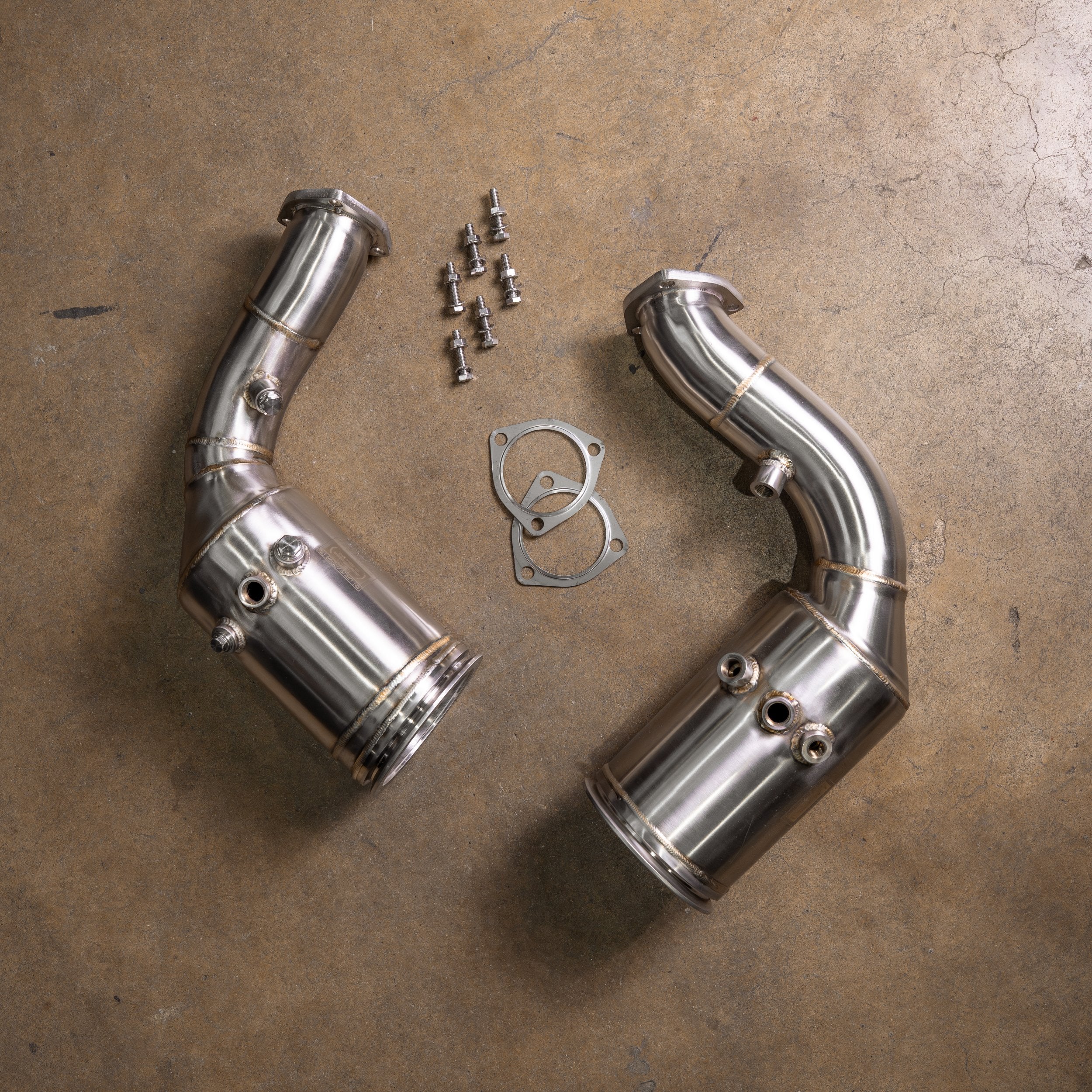 Lamborghini Urus 400 Cell Catted Downpipes - Image 2