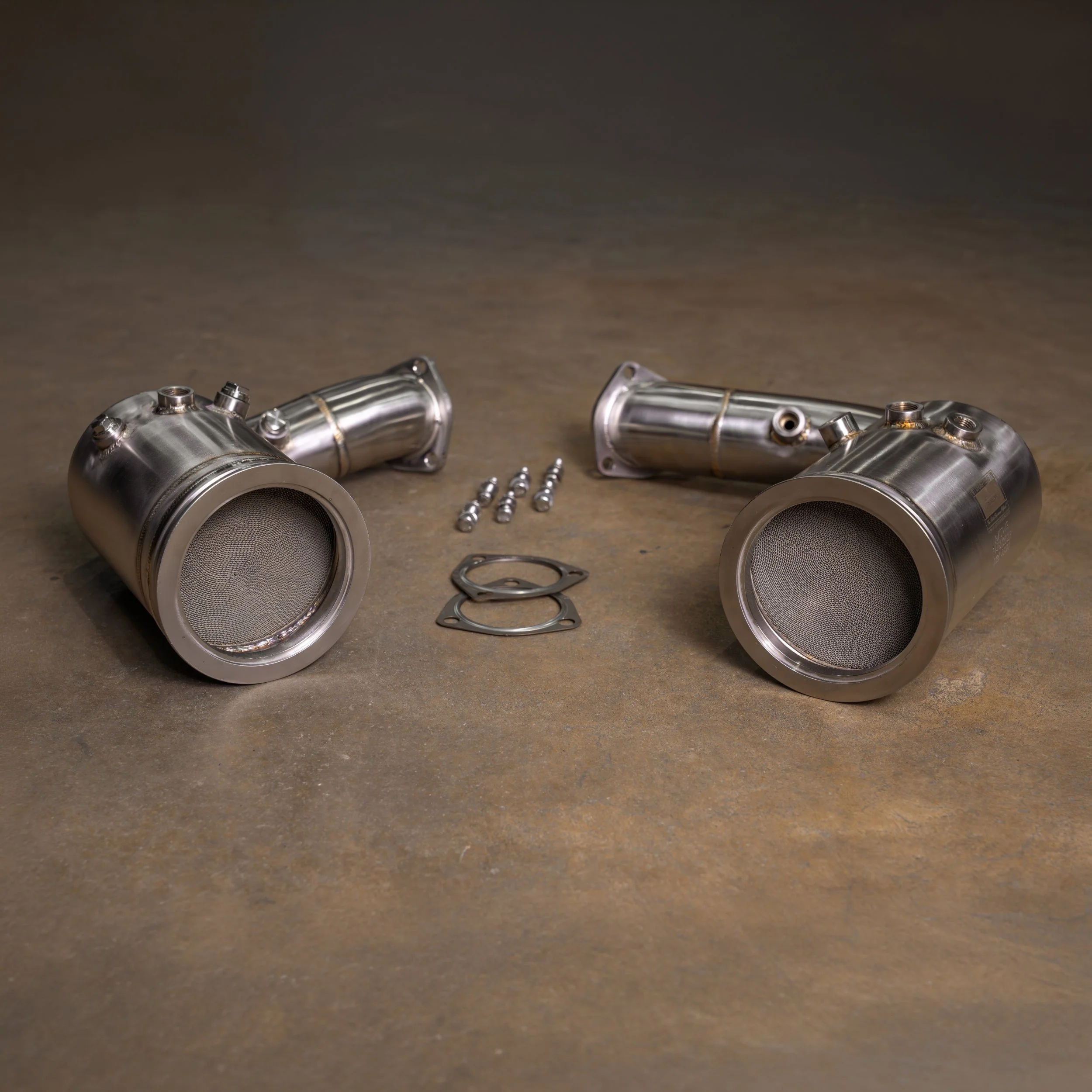 Lamborghini Urus 400 Cell Catted Downpipes - Image 3