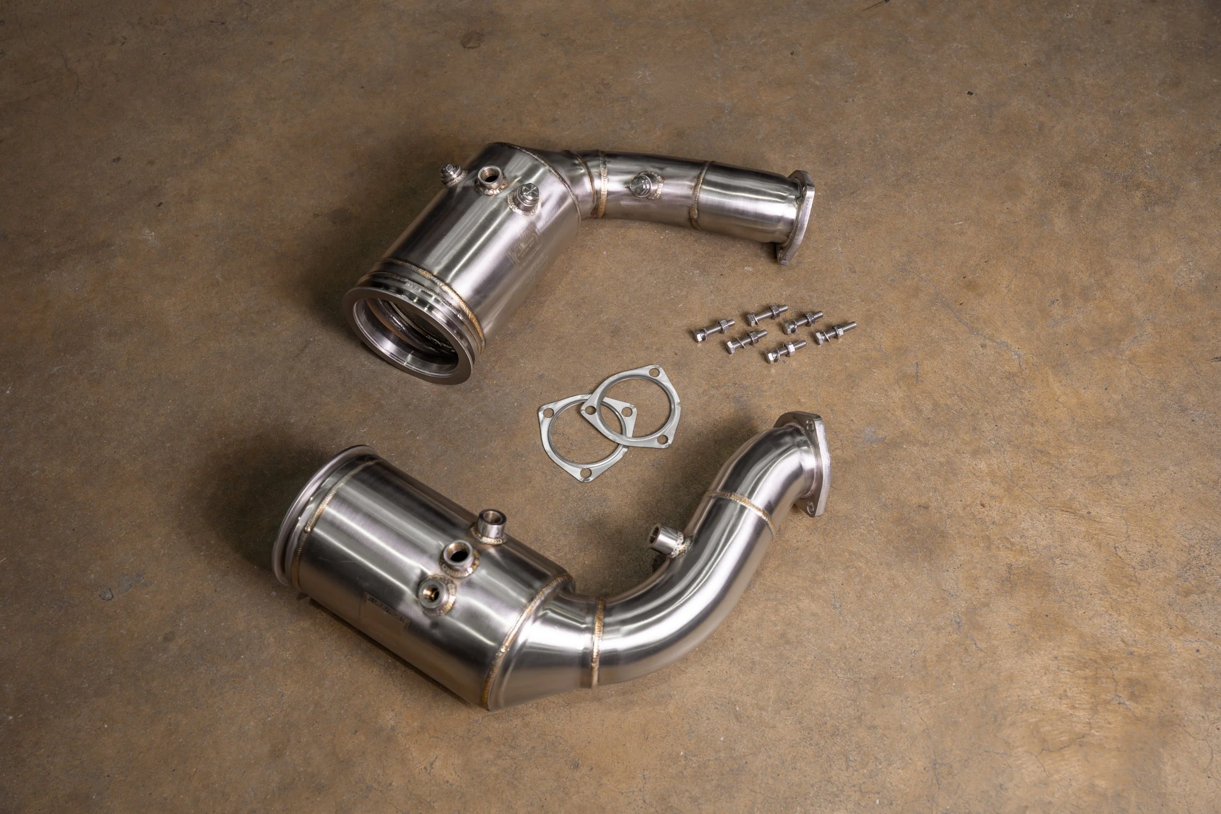 Lamborghini Urus 400 Cell Catted Downpipes - Image 8