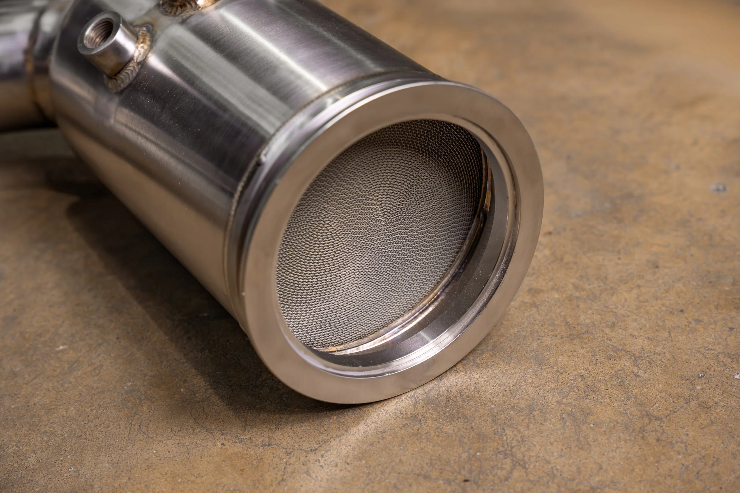 Lamborghini Urus 400 Cell Catted Downpipes - Image 9